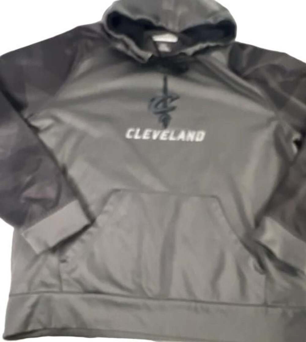 NBA Exclusive Collection Cleveland Cavaliers Hoodie Size L Gray Pullover